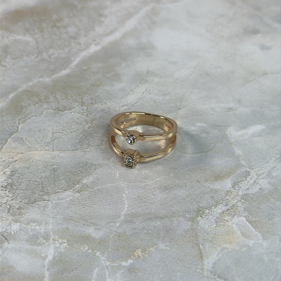 Elegant Gold and Brilliants Women's Ring - Picture 7 of 7